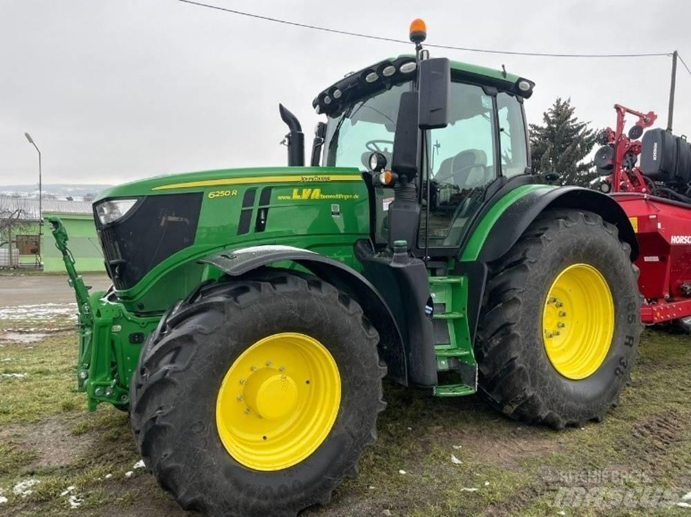 John Deere 6250 R トラクター