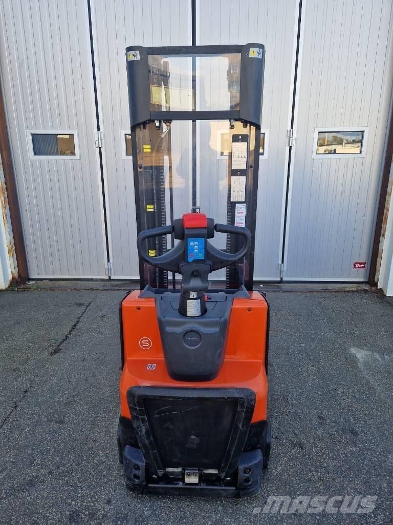 BT SWE 120 L.  57 tim ウォーキンフォークリフト
