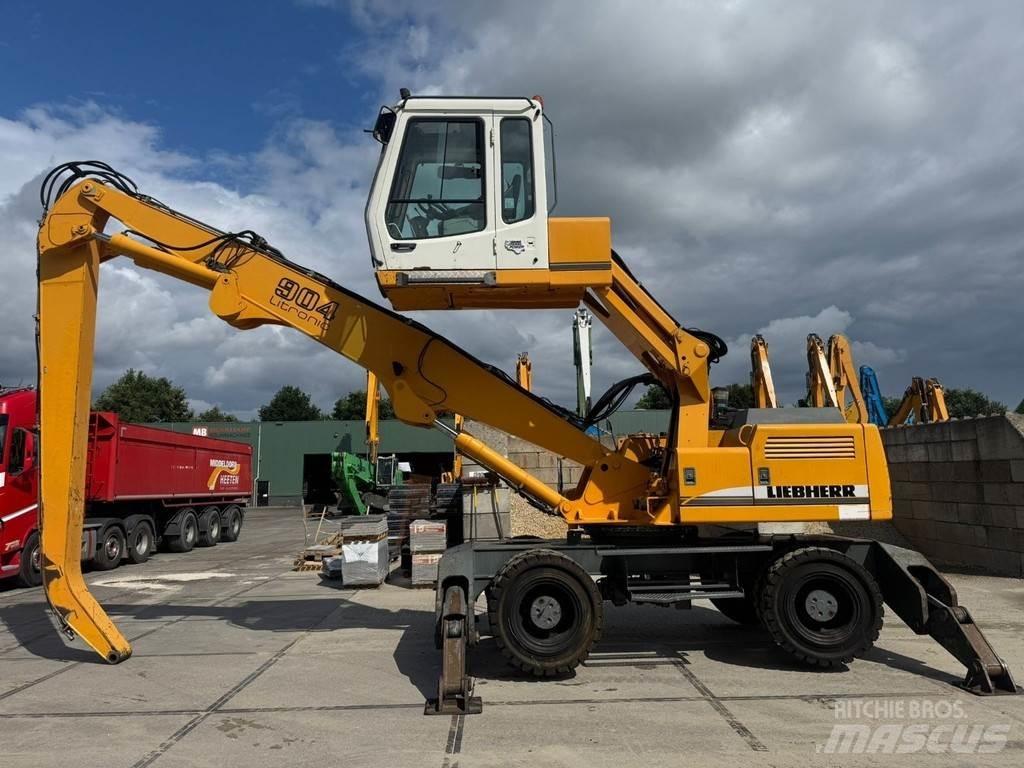 Liebherr A 904 廃棄物／工業産廃処理機