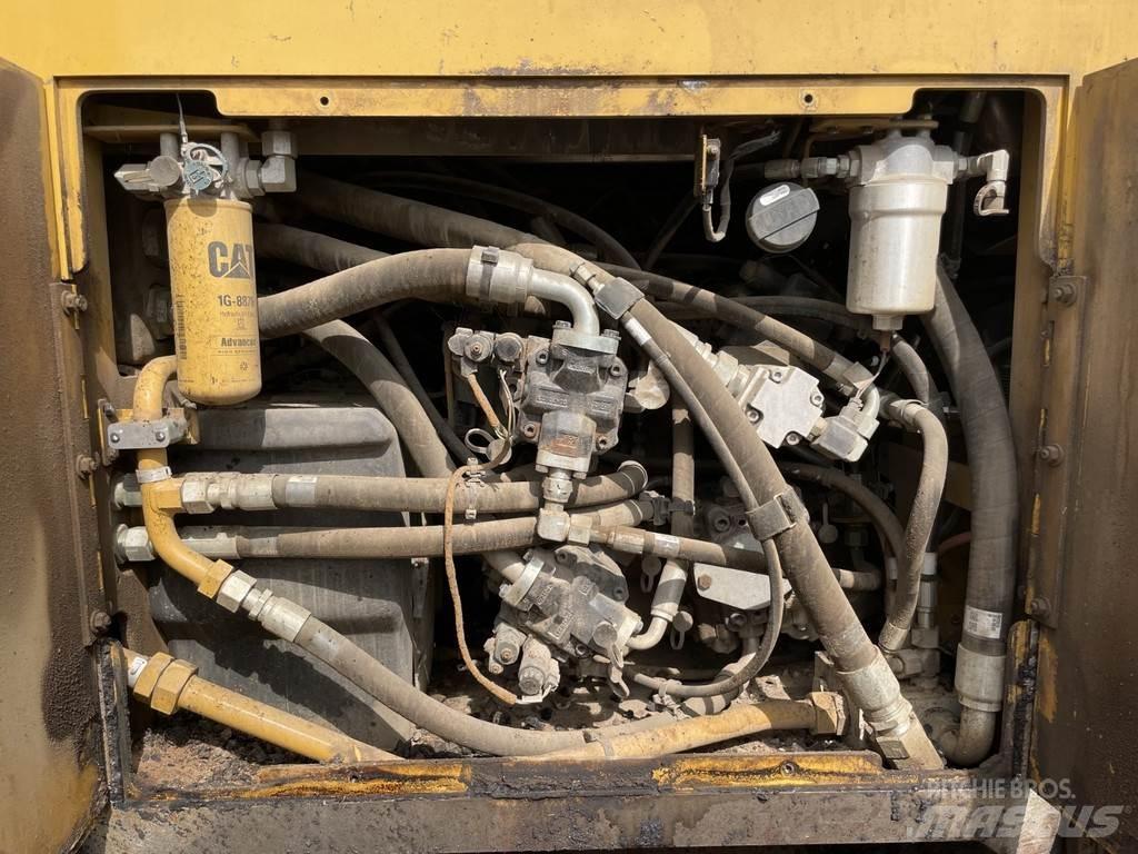 CAT AP555F アスファルトフィニッシャ