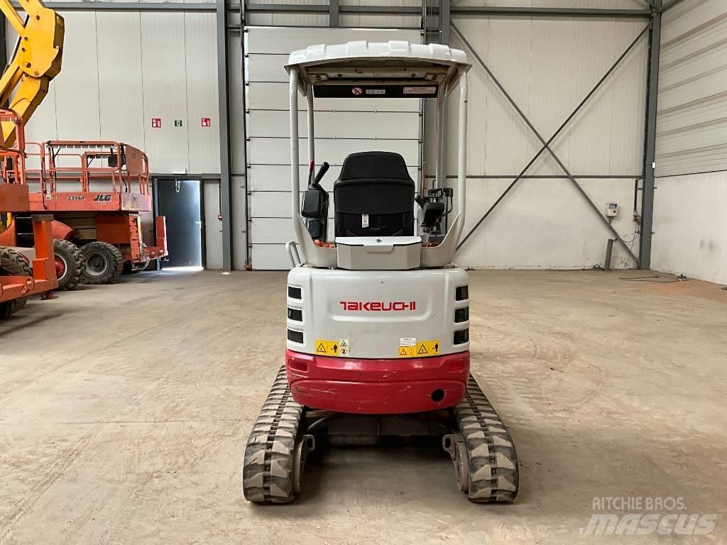 Takeuchi TB 215 R ミニ油圧ショベル 7t以下（ミニユンボ・ミニディガー）