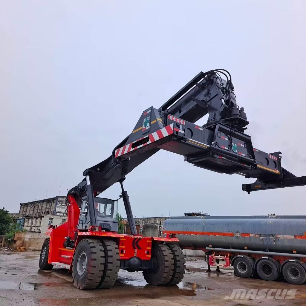 Kalmar DRF 450 リーチスタッカー