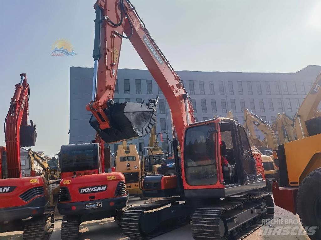 Doosan DX 140 LC 大型油圧ショベル12t以上（パワーショベル・ユンボ）