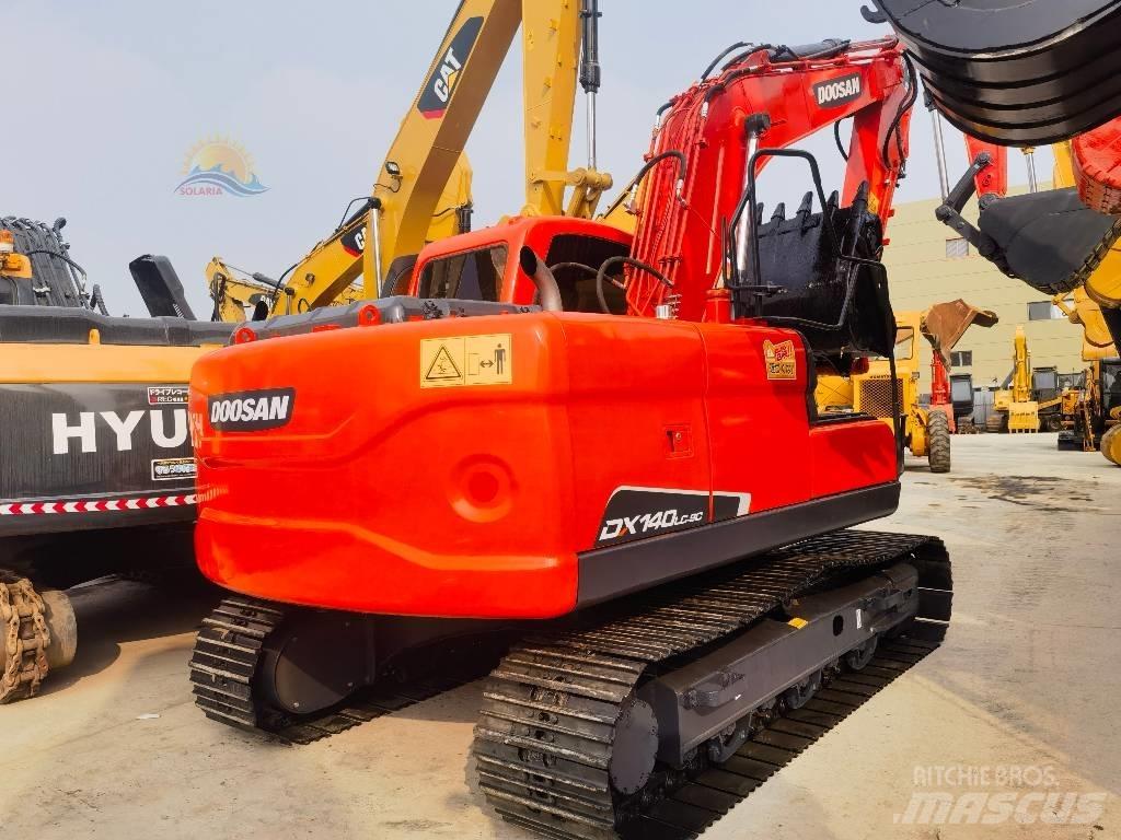 Doosan DX 140 LC 大型油圧ショベル12t以上（パワーショベル・ユンボ）