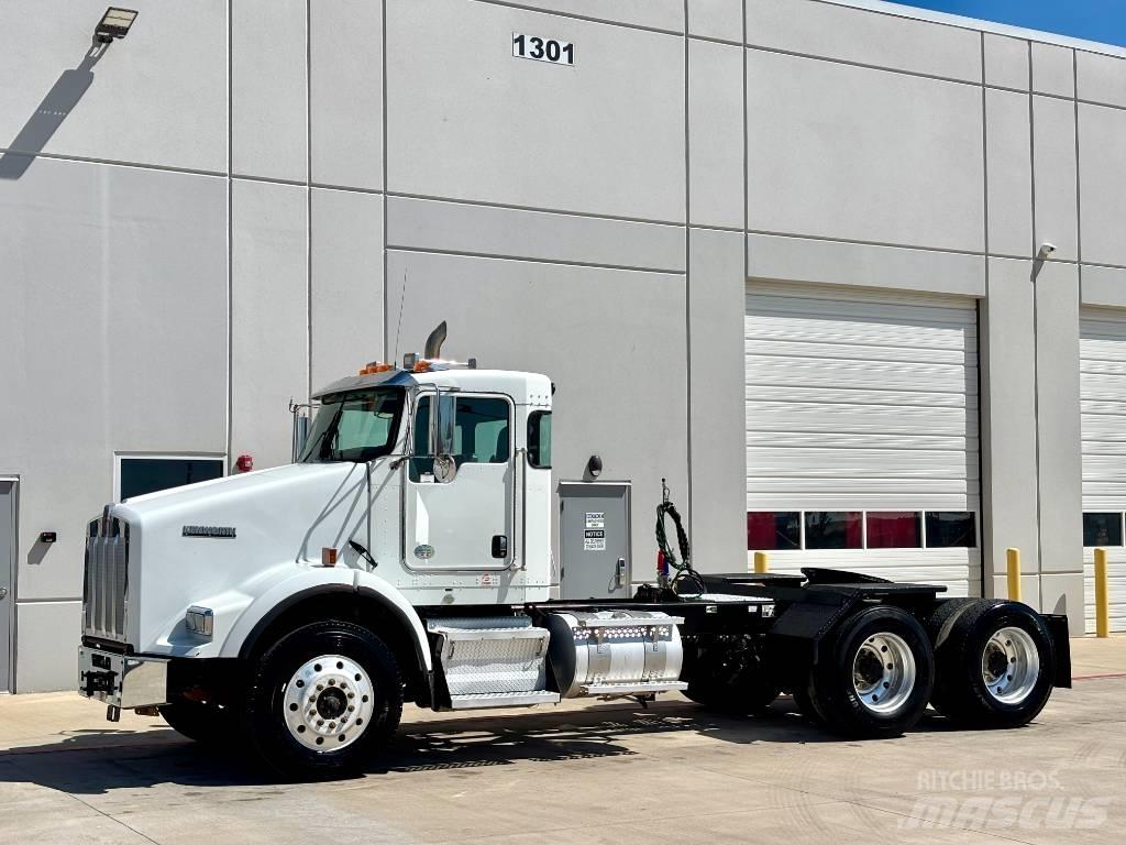 Kenworth T 800 中古トラクターヘッド | トレーラーヘッド