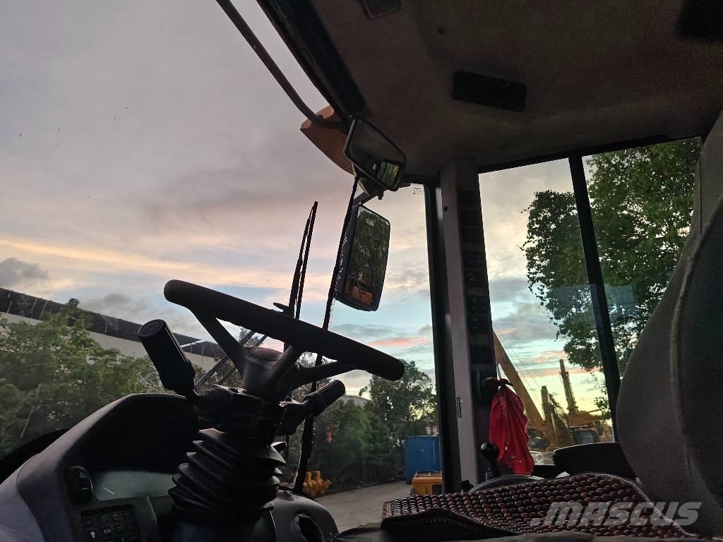 Volvo L 120 ホイールローダー・タイヤショベル