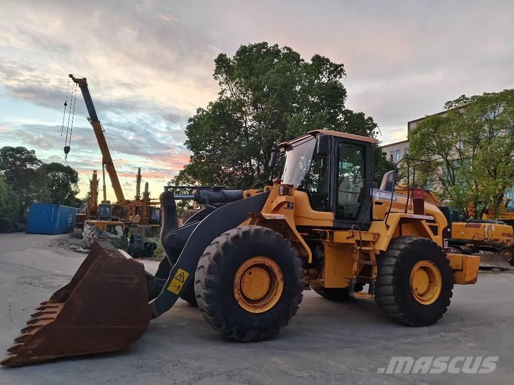 Volvo L 120 ホイールローダー・タイヤショベル