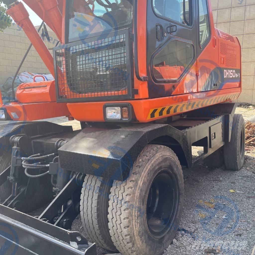 Doosan DH150W-7 ホイール式油圧ショベル（パワーショベル・ユンボ・バックホー）