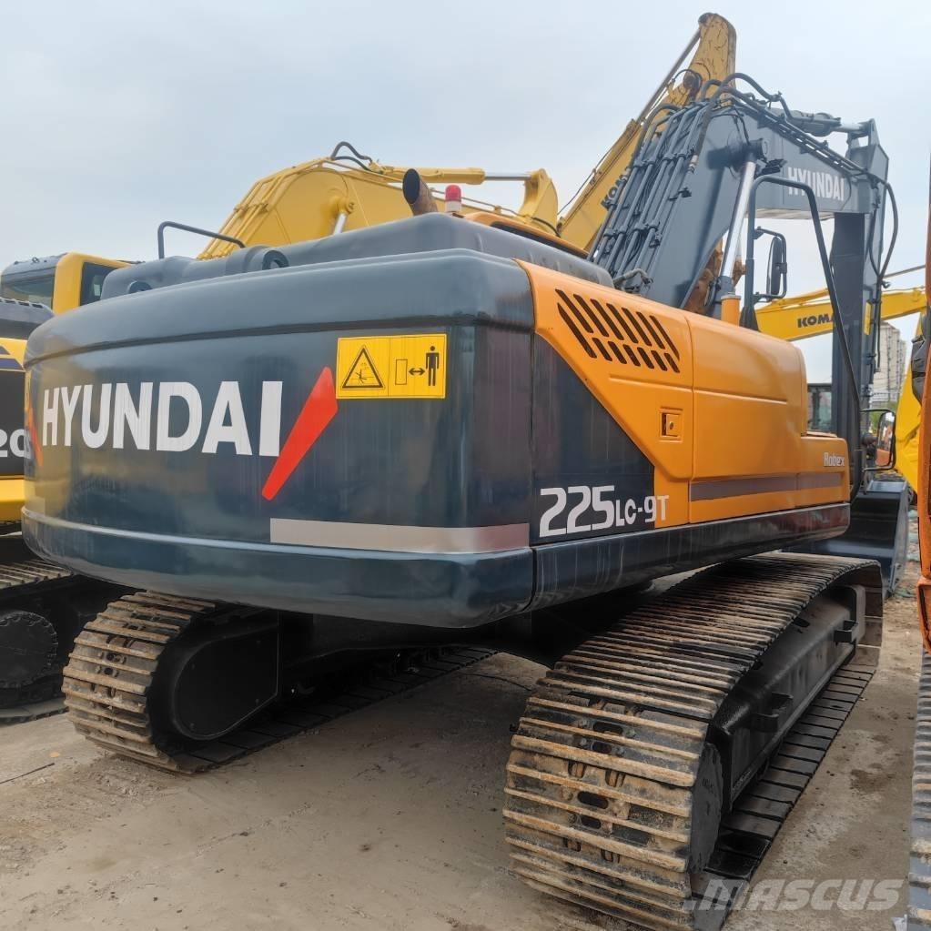 Hyundai R 225LC-9T 大型油圧ショベル12t以上（パワーショベル・ユンボ）