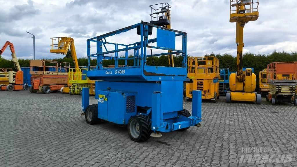 Genie GS 4069 シザースリフト