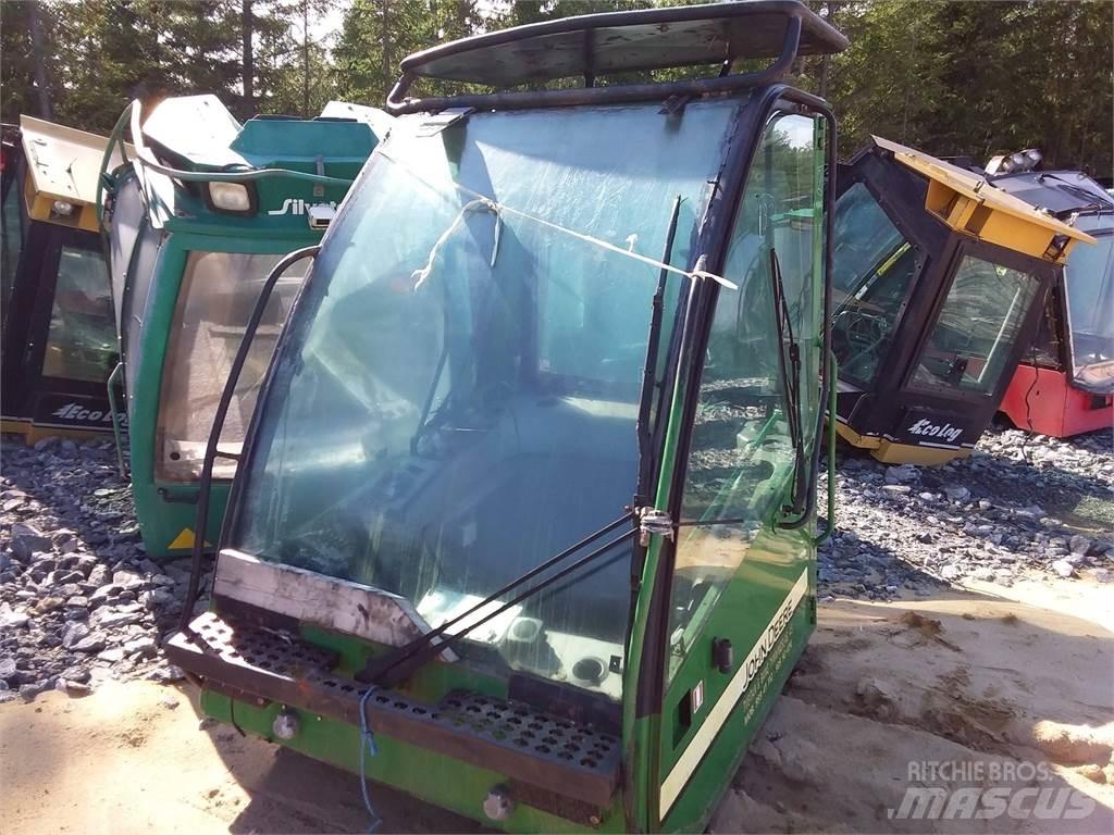 John Deere 1470d キャビン及び内装