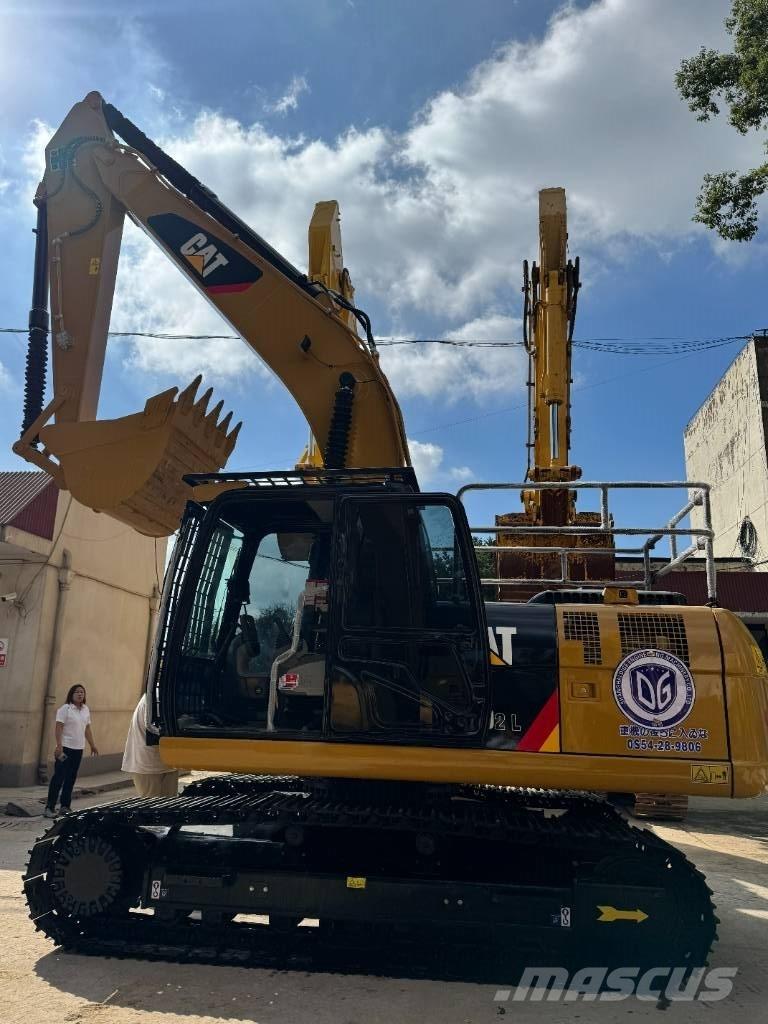 CAT CAT320D 中型油圧ショベル 7ｔ-12ｔ（ユンボ・パワーショベル・バックホー）