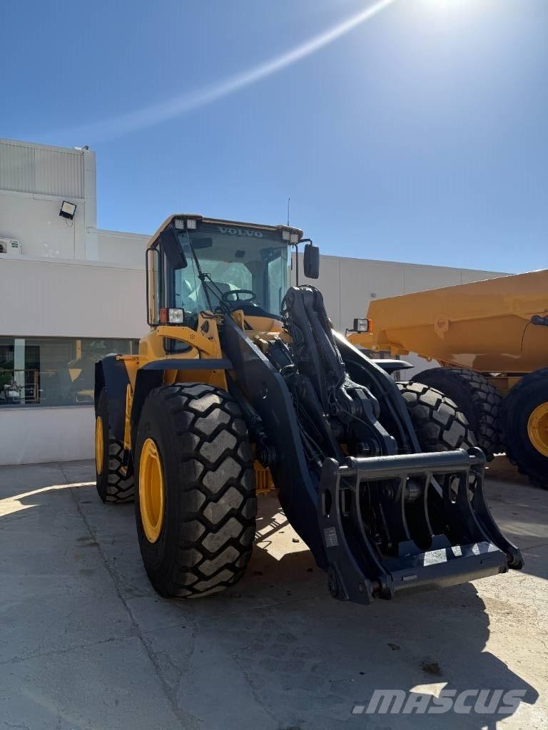 Volvo L 120 F ホイールローダー・タイヤショベル