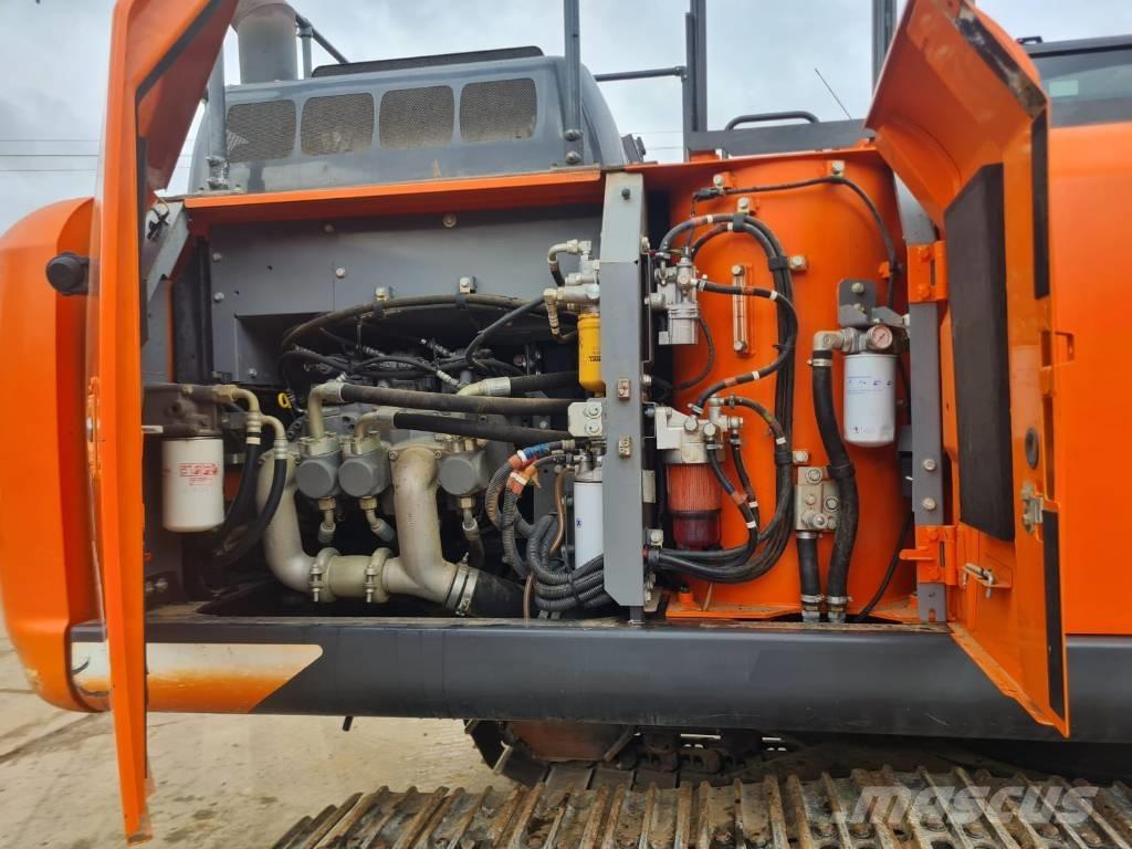 Hitachi ZX 210 LC-6 大型油圧ショベル12t以上（パワーショベル・ユンボ）
