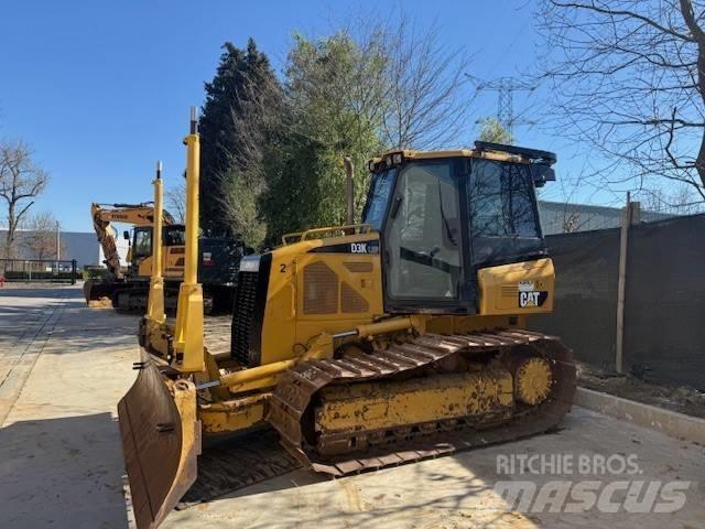 CAT D 3 K LGP ブルドーザー