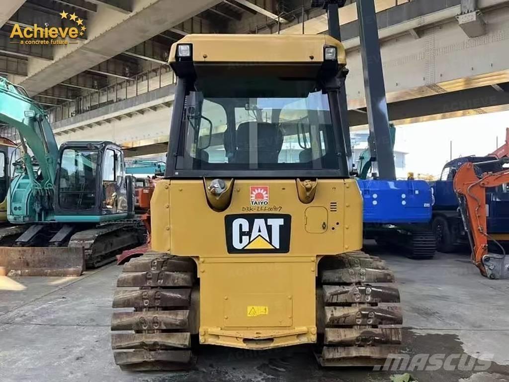 CAT D 3 ブルドーザー