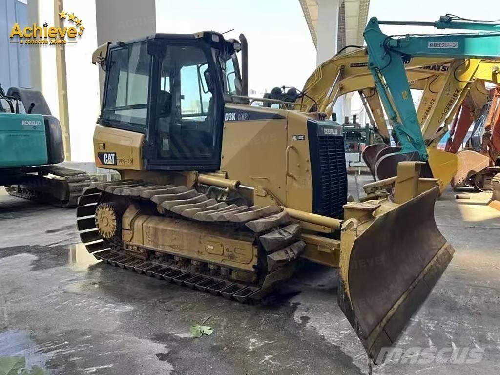 CAT D 3 ブルドーザー