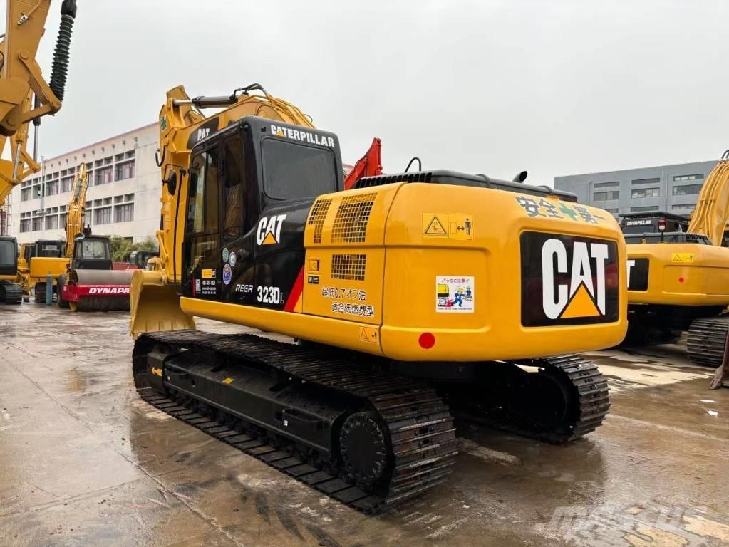 CAT 323 D 大型油圧ショベル12t以上（パワーショベル・ユンボ）