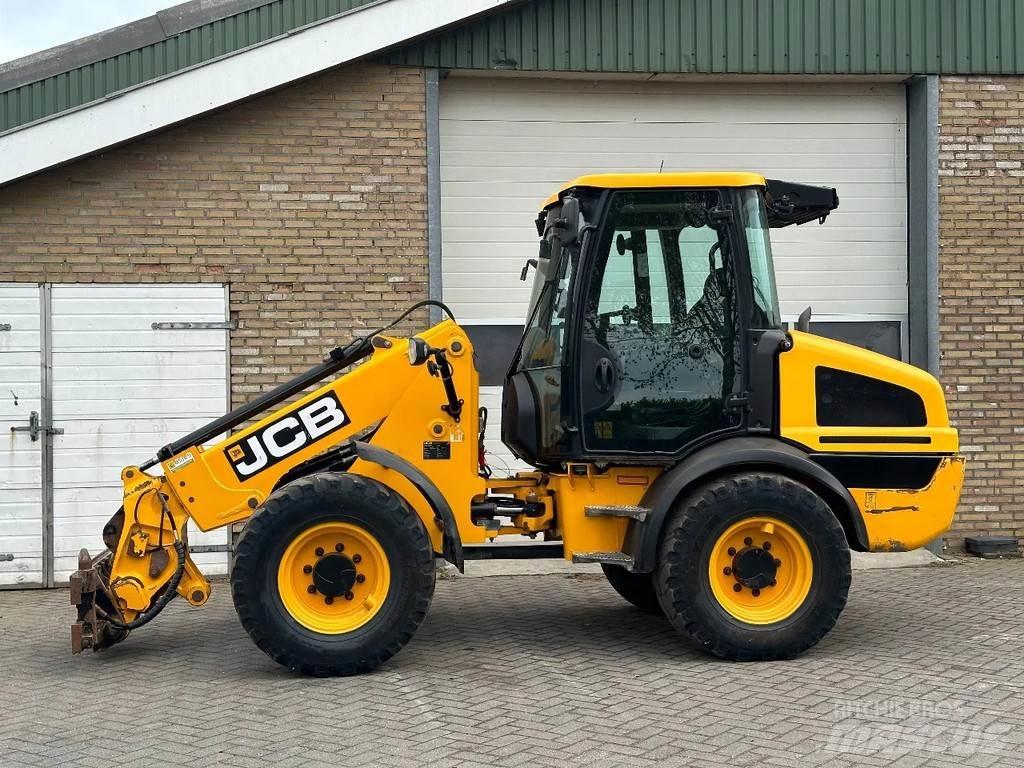 JCB TM220 SV A テレスコピックホイールローダー