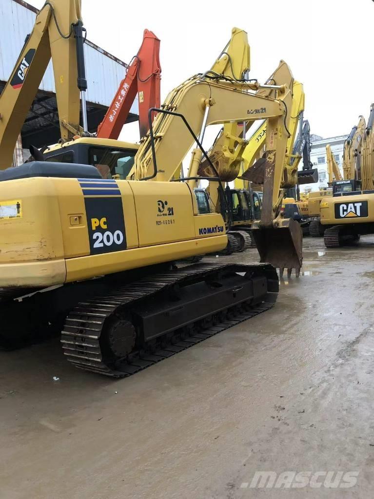 Komatsu 200-7 大型油圧ショベル12t以上（パワーショベル・ユンボ）