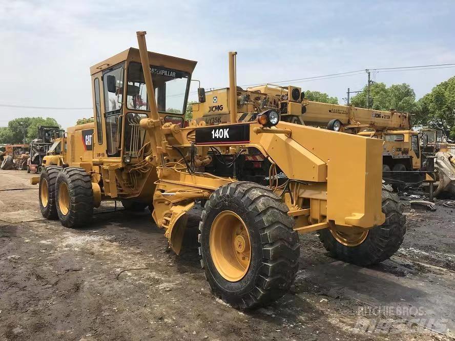 CAT 140 モーターグレーダー