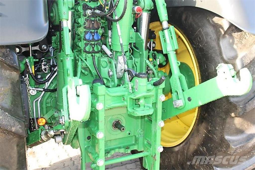 John Deere 6R195 トラクター