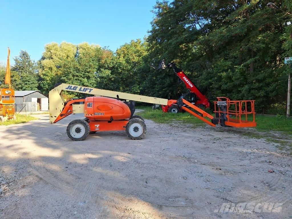 JLG 600AJ ブームリフト　屈伸型