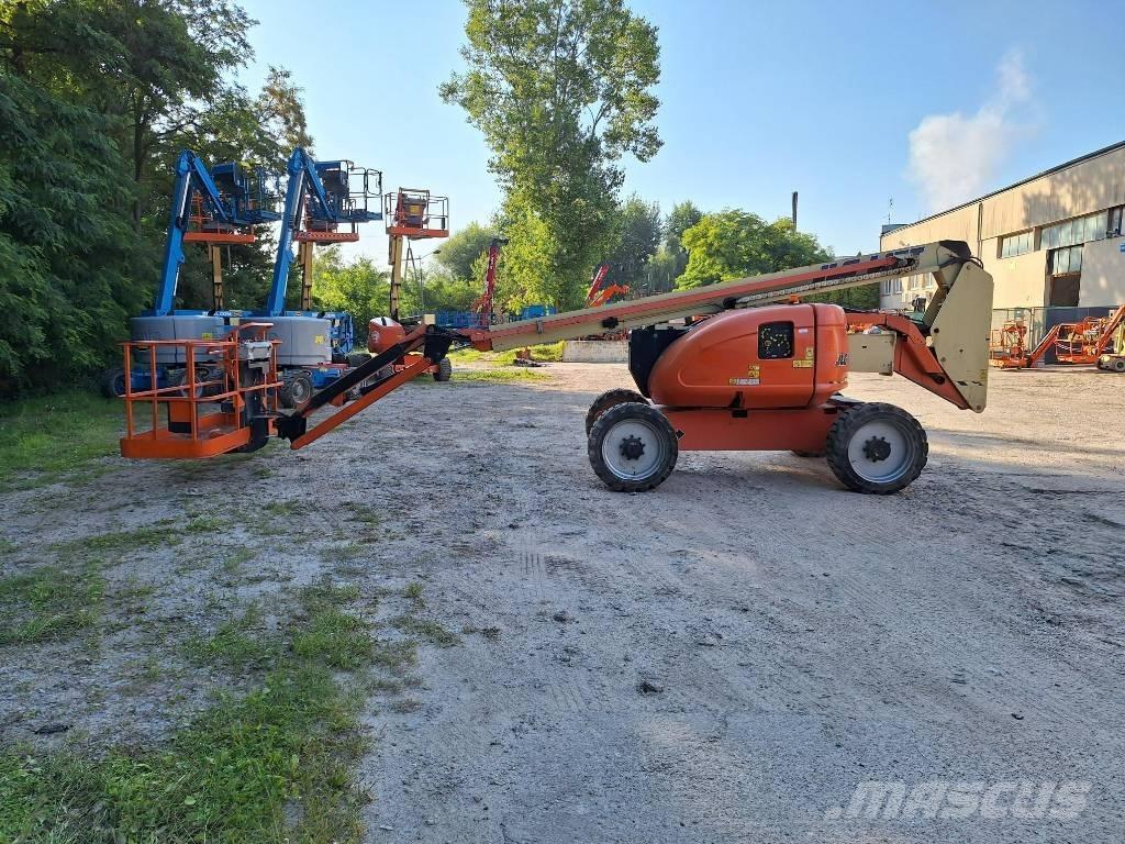 JLG 600AJ ブームリフト　屈伸型