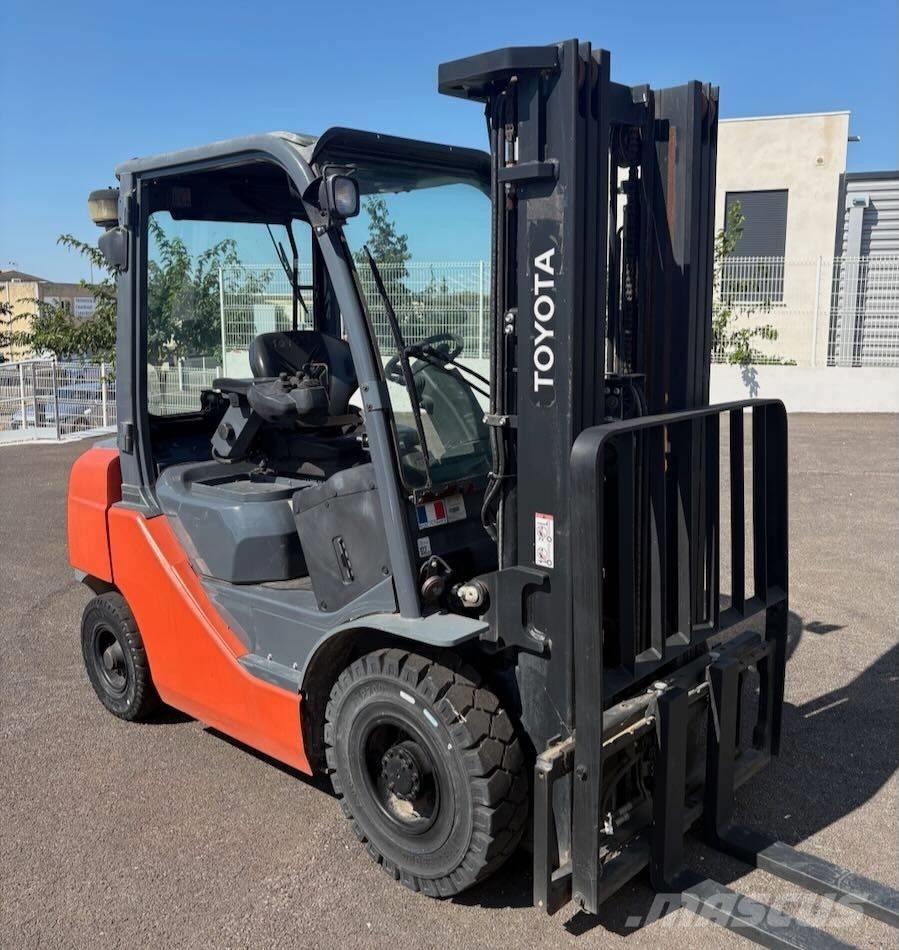 Toyota 02-8 FDF 25 ディーゼル・軽油