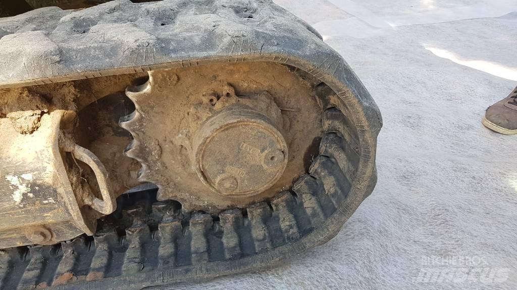 Komatsu PC24MR-5 ミニ油圧ショベル 7t以下（ミニユンボ・ミニディガー）