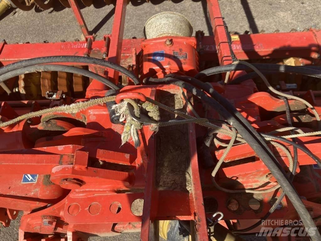 Kuhn HR 4003 DR パワーハローとロータリーハロー