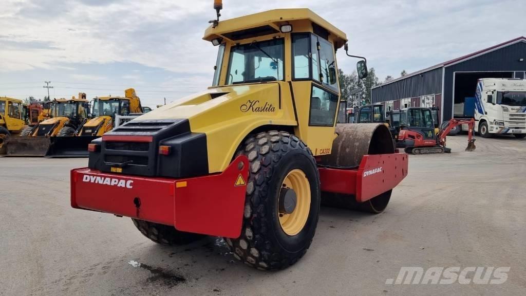 Dynapac CA 302 D 振動ローラ