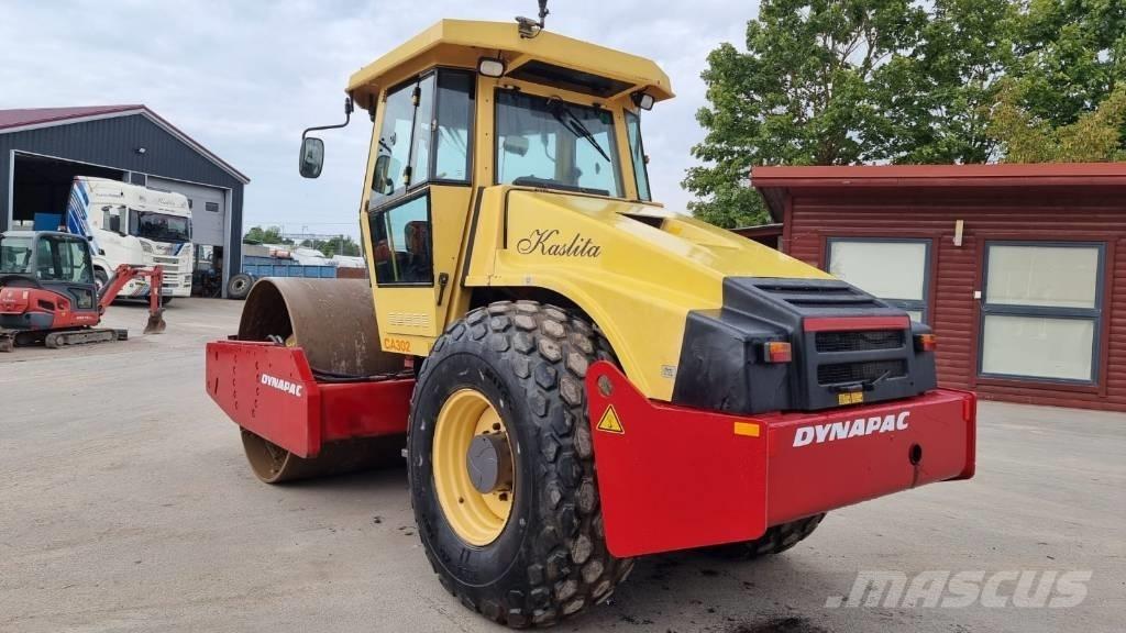Dynapac CA 302 D 振動ローラ