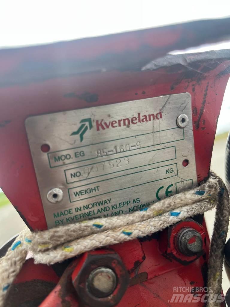 Kverneland EG85 リバーシブルプラウ