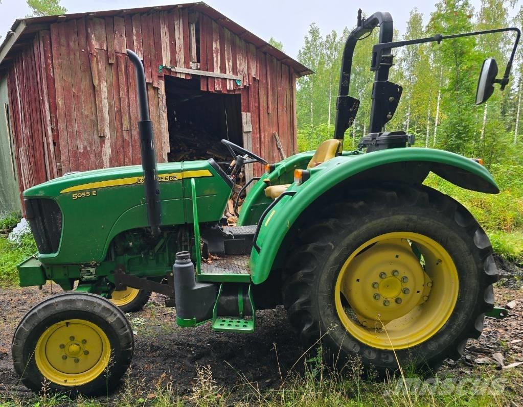 John Deere 5055 E トラクター
