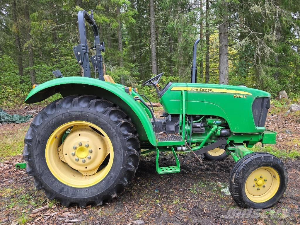 John Deere 5055 E トラクター