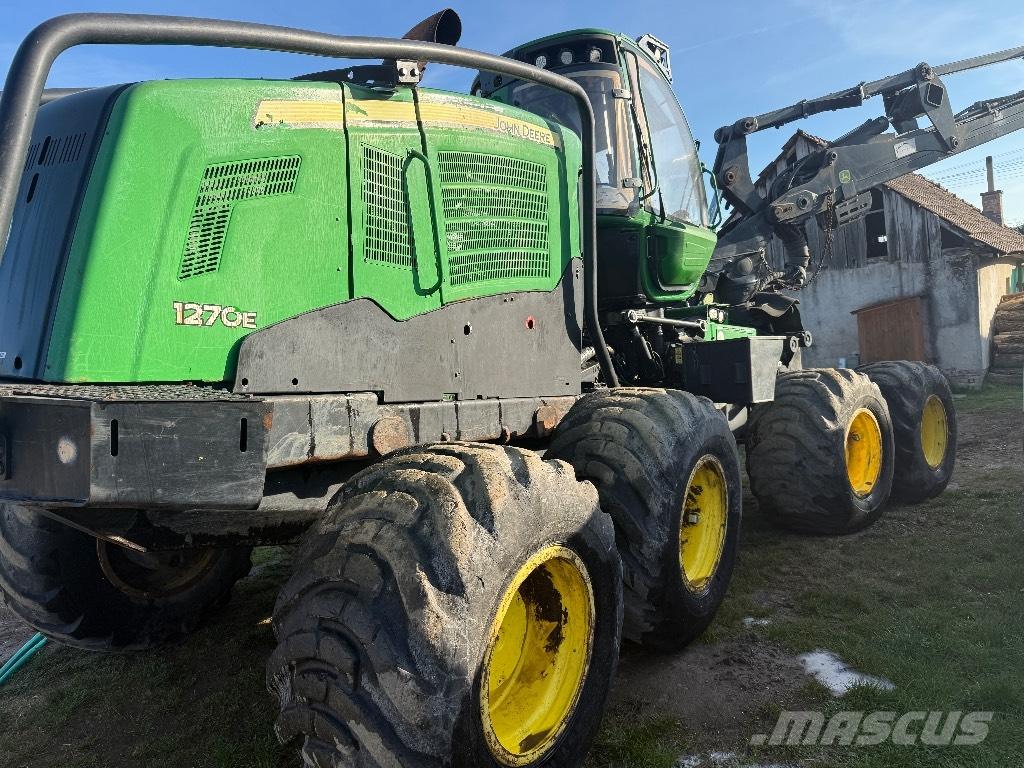 John Deere 1270 E ハーベスター