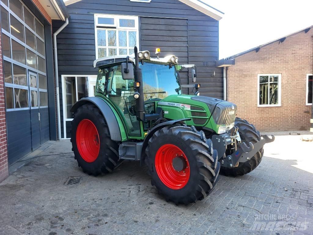 Fendt 211 Vario TMS トラクター