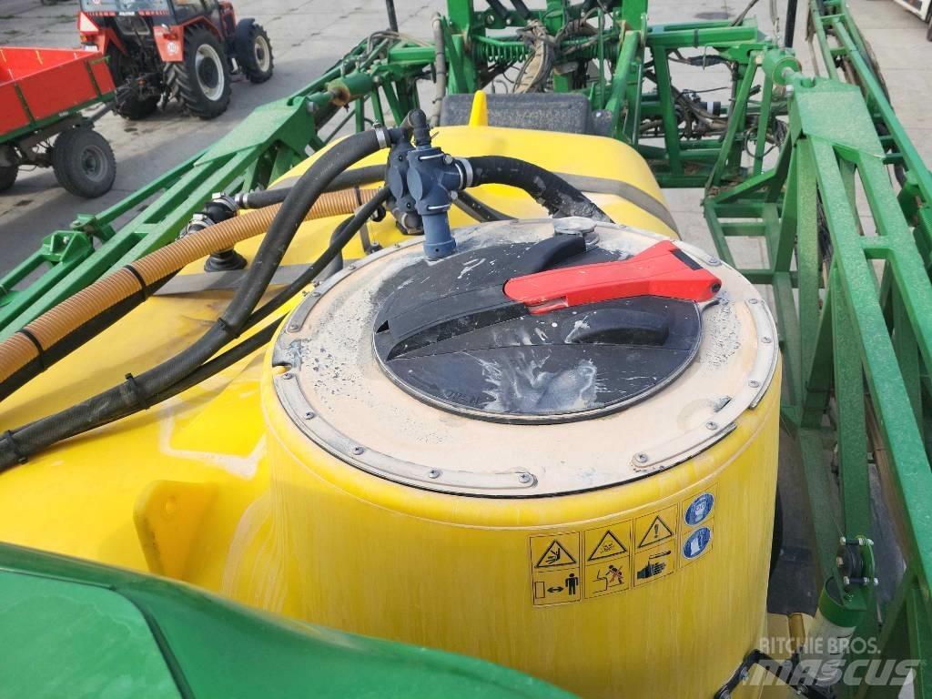 John Deere R 4040 自走式噴霧器