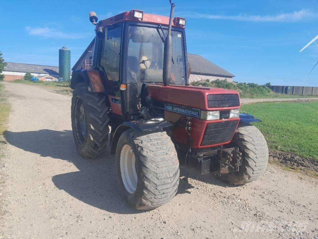 Case IH 845 XLA Plus トラクター