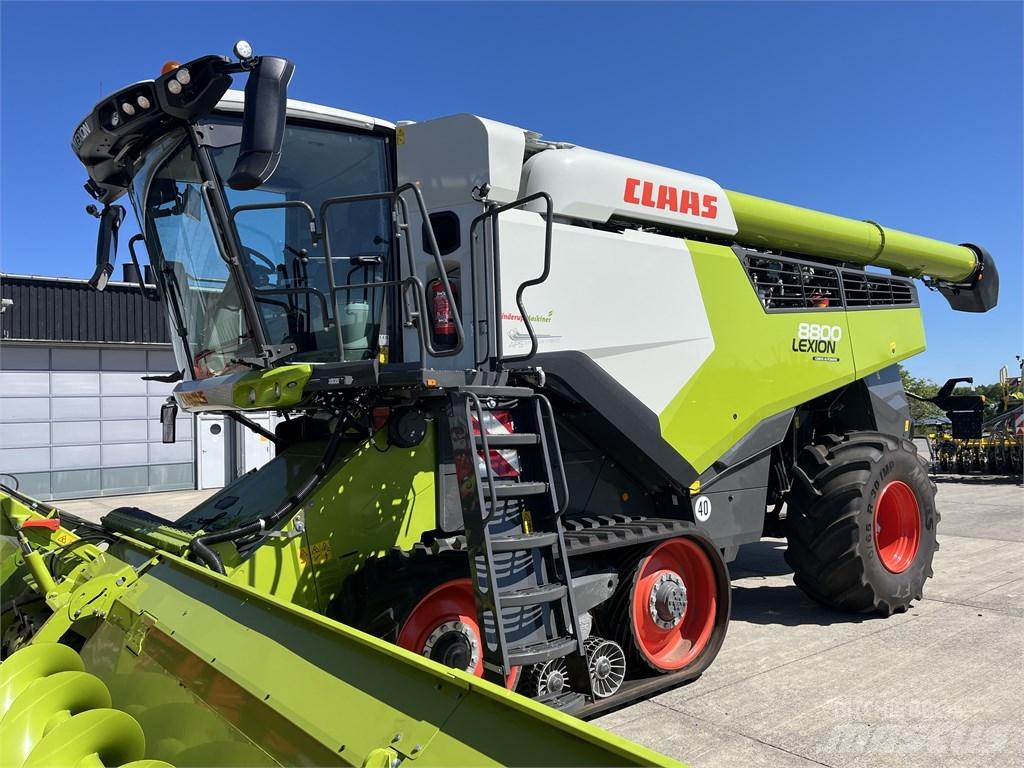 CLAAS Lexion 8800TT コンバイン