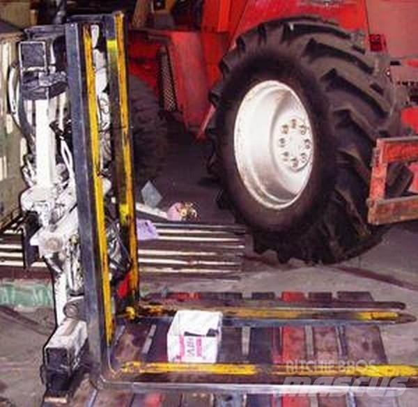  Twin pallet handler ハンドパレットトラック