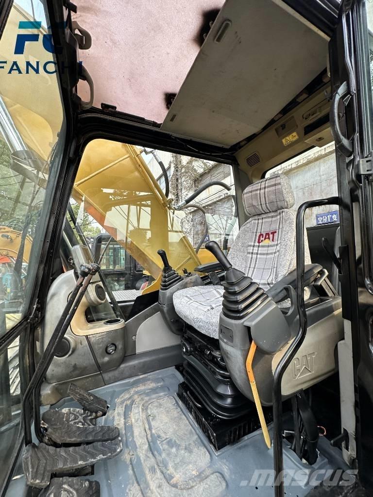 CAT 320 D 大型油圧ショベル12t以上（パワーショベル・ユンボ）