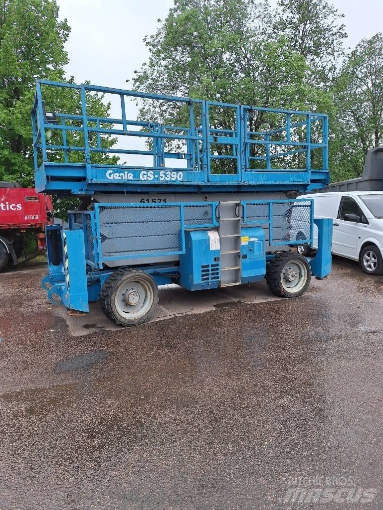 Genie GS 5390 RT シザースリフト