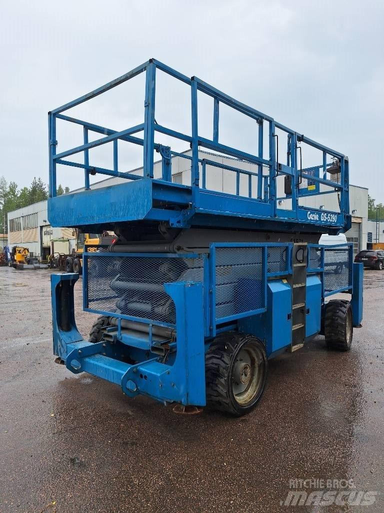 Genie GS 5390 RT シザースリフト