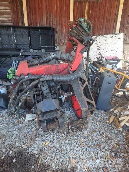 Komatsu C123 ハーベスタヘッド