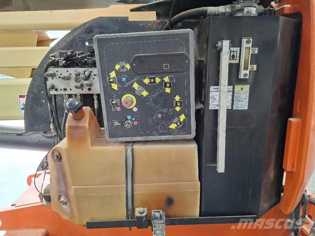 JLG 450 AJ 小型自走式ブームリフト