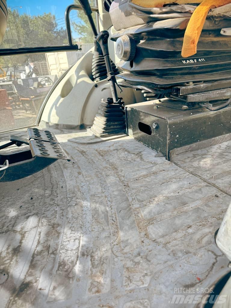 Komatsu WB 140-2N バックホーローダー