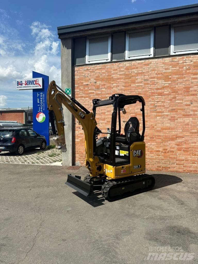 CAT 301.7 CR 中型油圧ショベル 7ｔ-12ｔ（ユンボ・パワーショベル・バックホー）