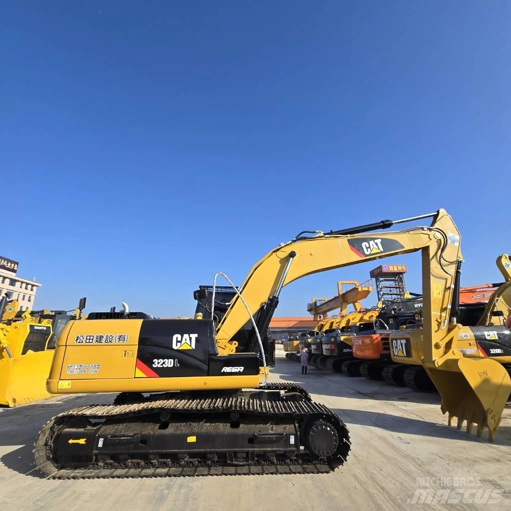 CAT 323 D L 中型油圧ショベル 7ｔ-12ｔ（ユンボ・パワーショベル・バックホー）